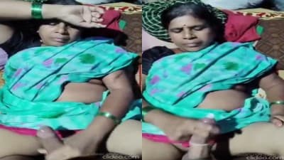 Old Aunty Jerking Young Dick Takes blowjob Videos