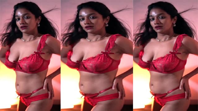 Lavanya Manickam Bikini Teasing Hot Body Curve MMS